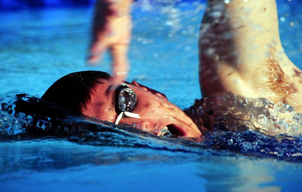mejorar el rolido en natación